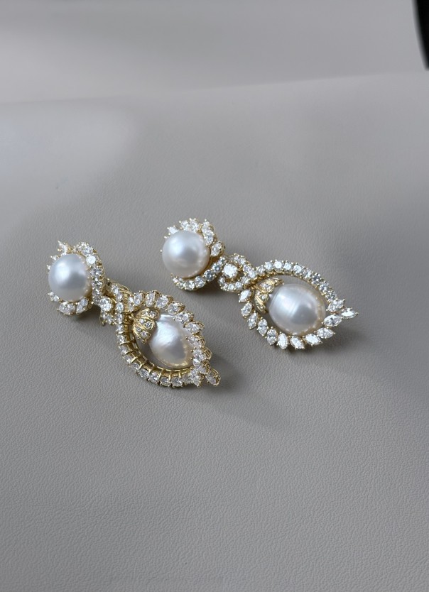 HARRY WINSTON  Earring