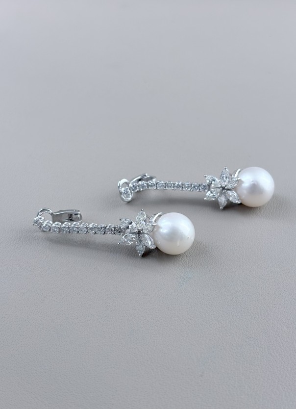 Linear New Earring