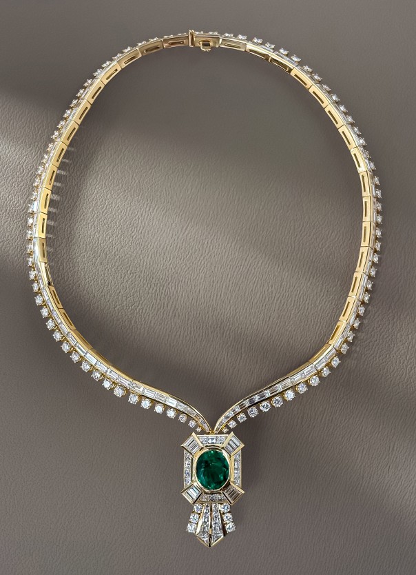 NECKLACE